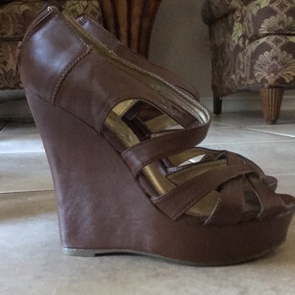 Dollhouse platforms